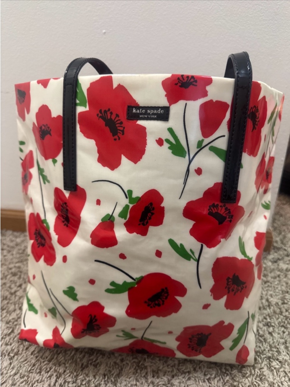 kate spade Poppy Daycation Bon Tote Shoulder Bag White/Red Floral Black Handles